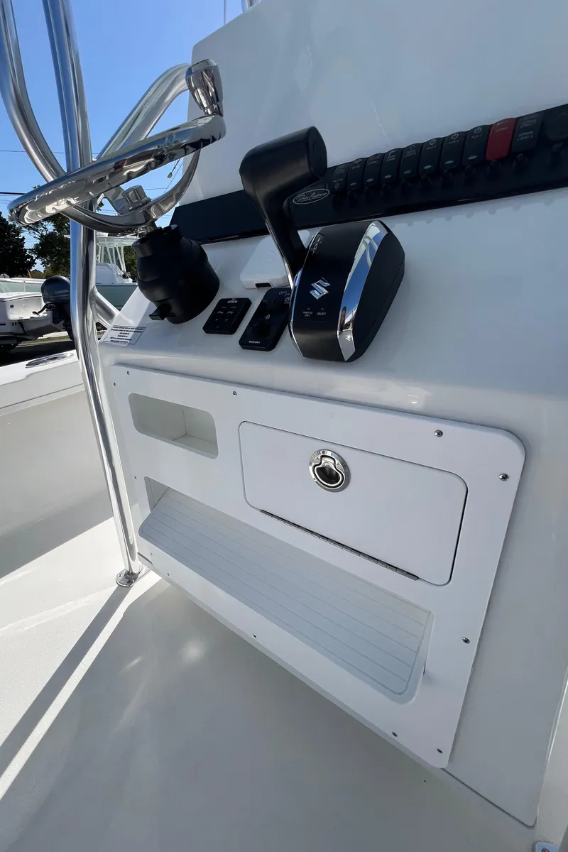 Slide: The Image of Pair Customs 21 Center Console MV 2024 - 23