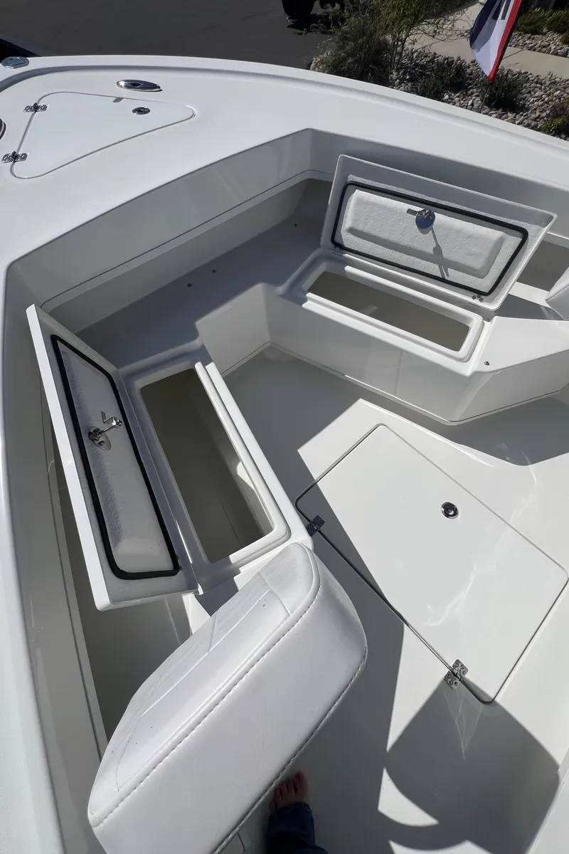 Slide: The Image of Pair Customs 21 Center Console MV 2024 - 28