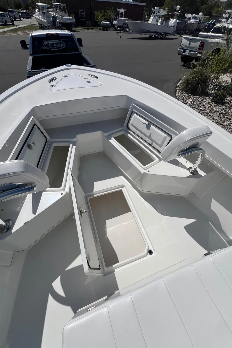 Slide: The Image of Pair Customs 21 Center Console MV 2024 - 29