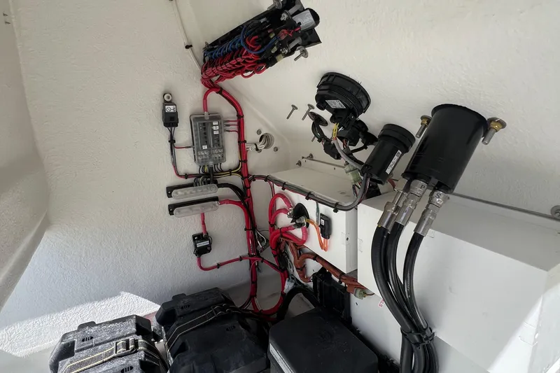 Slide: The Image of Pair Customs 21 Center Console MV 2024 - 33