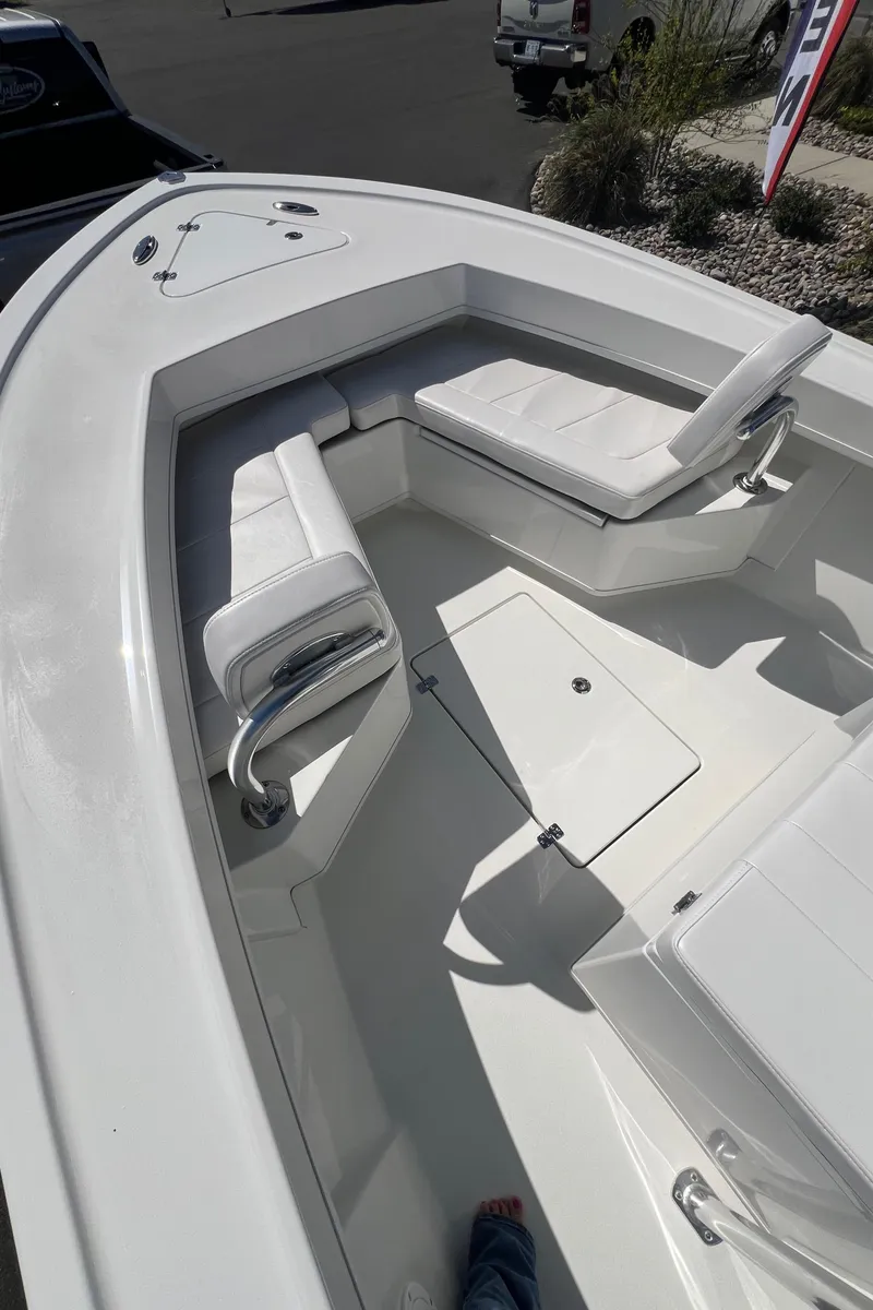 Slide: The Image of Pair Customs 21 Center Console MV 2024 - 34