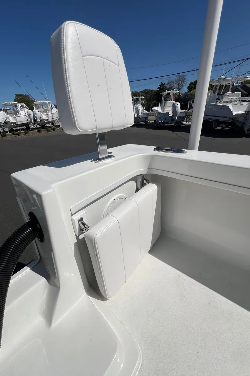 Slide: The Image of Pair Customs 21 Center Console MV 2024 - 37