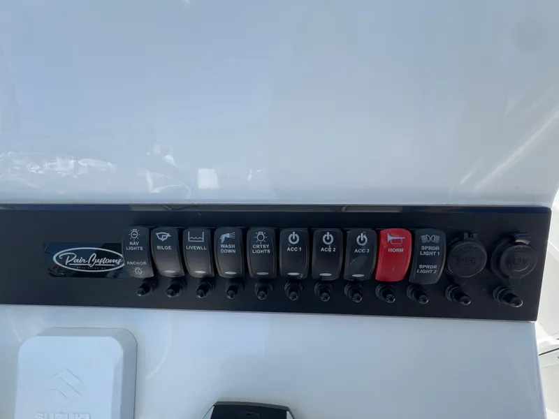 Slide: The Image of Pair Customs 21 Center Console MV 2024 - 6