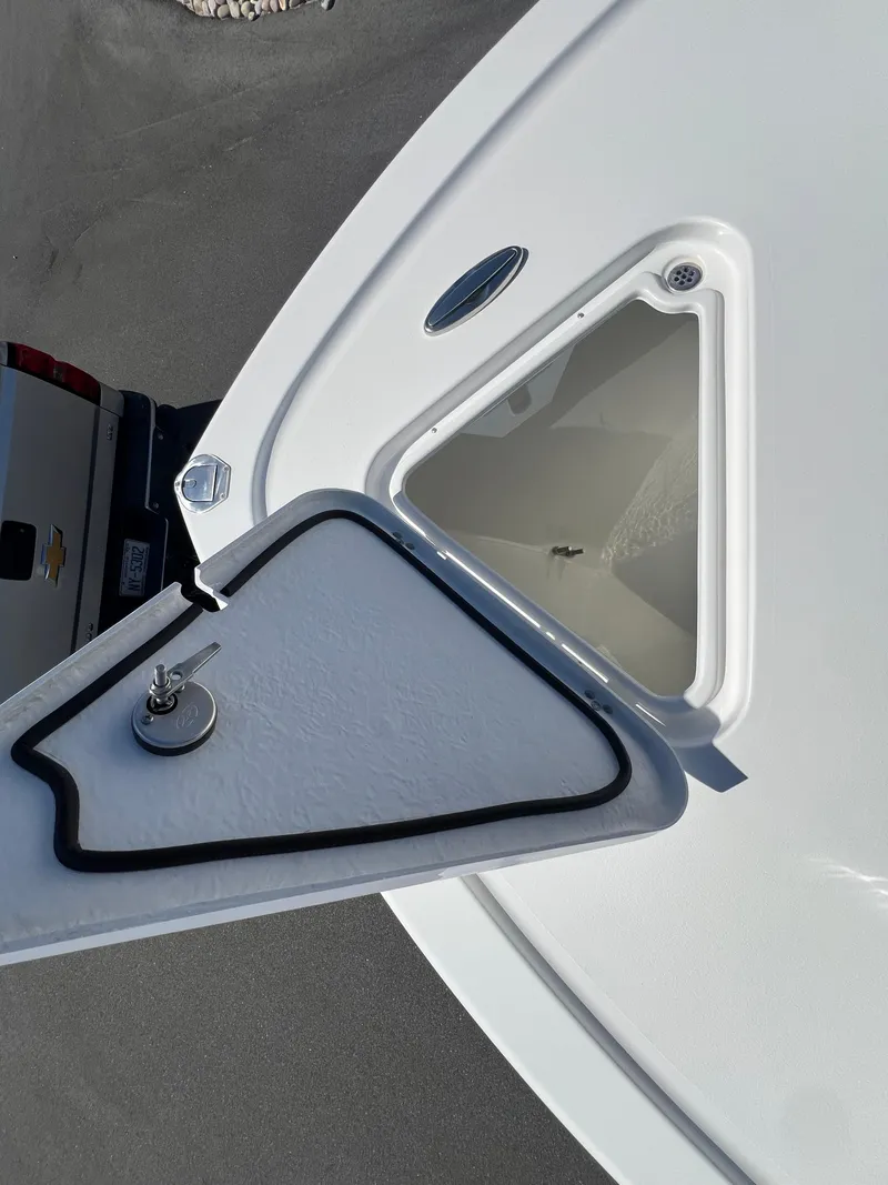 Slide: The Image of Pair Customs 21 Center Console MV 2024 - 7