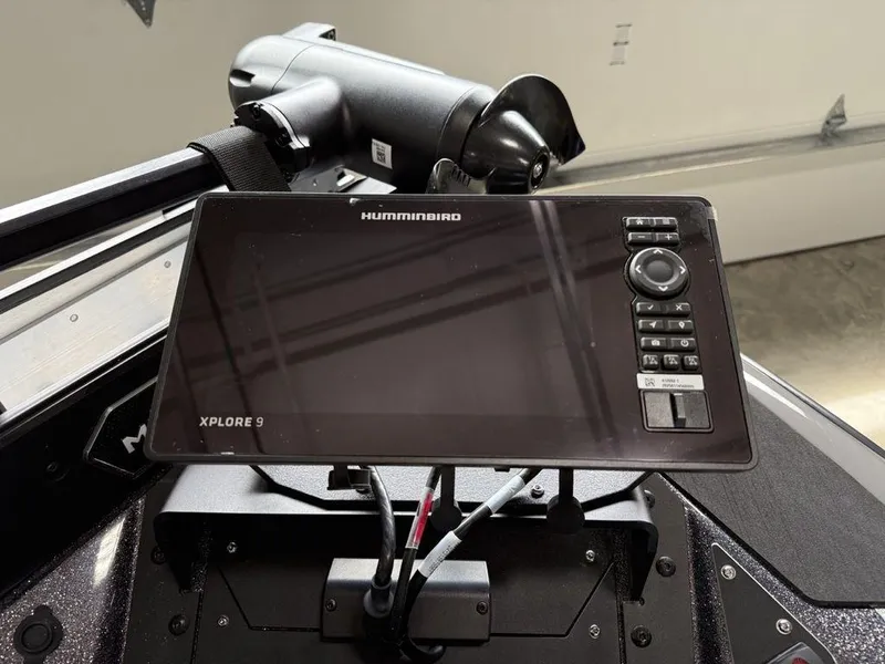 Slide: The Image of Humminbird Xplore 9 fishfinder on 2025 Skeeter ZXR20 boat dashboard. - 3