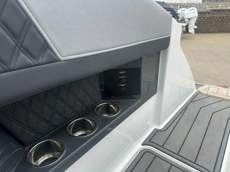 Slide: The Image of Cobalt R33 2023 - 52