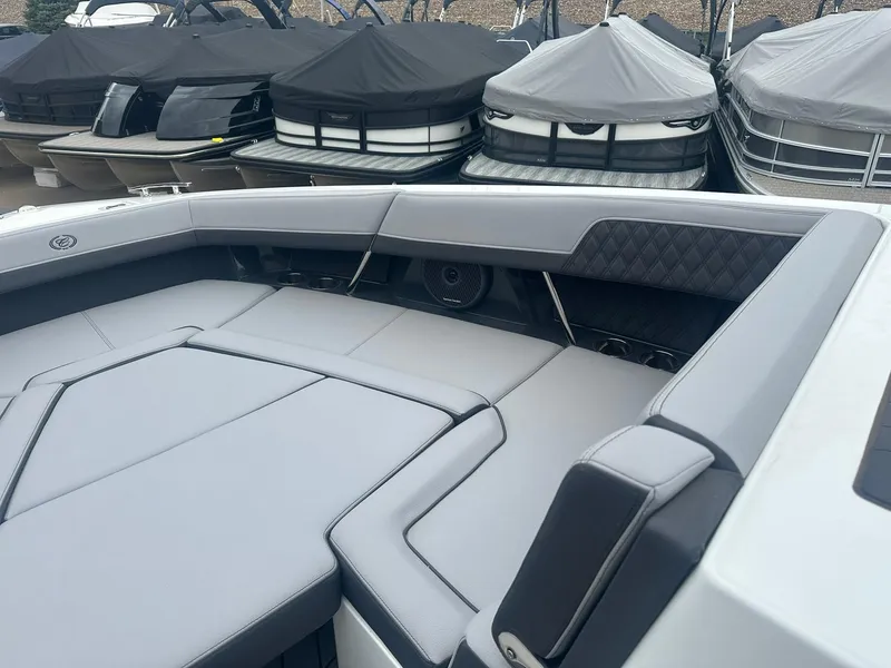 Slide: The Image of Cobalt R33 2023 - 55