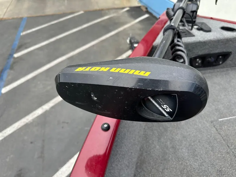 Slide: The Image of Minn Kota trolling motor on 2018 Tracker Pro Guide V-175 Combo boat. - 21