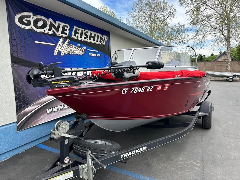 Slide: The Image of 2018 Tracker Pro Guide V-175 Combo boat on trailer, displayed at Gone Fishin' Marine. - 4