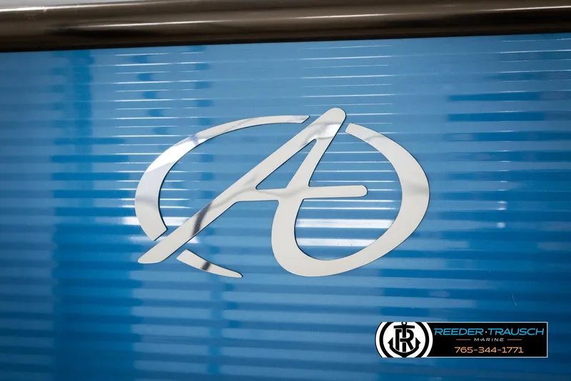 Slide: The Image of Blue Avalon 2385 CAT EL 2020 with logo and Reeder-Trausch Marine contact details. - 45