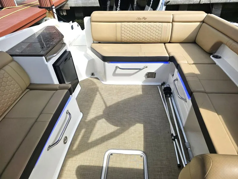 Slide: The Image of Luxurious seating area on a 2018 Sea Ray SDX 290 Outboard boat. - 14