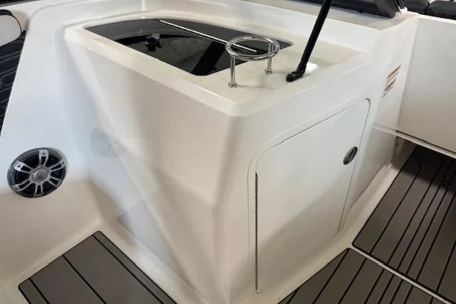 Slide: The Image of 2025 Sea Ray SPX 210 boat interior with sleek design and modern features. - 10