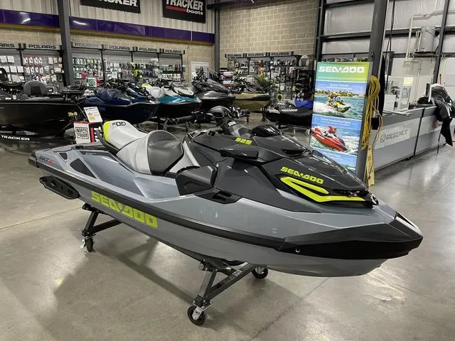 Slide: The Image of Sea-Doo RXT-X 2025 - 10