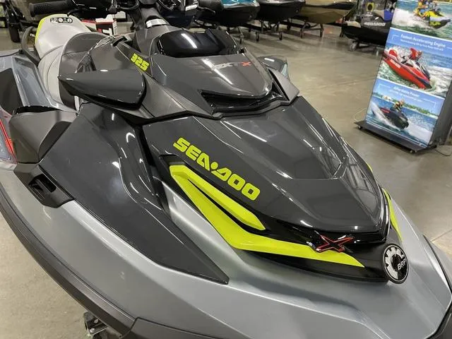 Slide: The Image of Sea-Doo RXT-X 2025 - 11