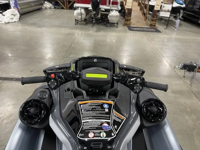 Slide: The Image of Sea-Doo RXT-X 2025 - 14