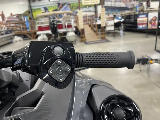 Slide: The Image of Sea-Doo RXT-X 2025 - 17