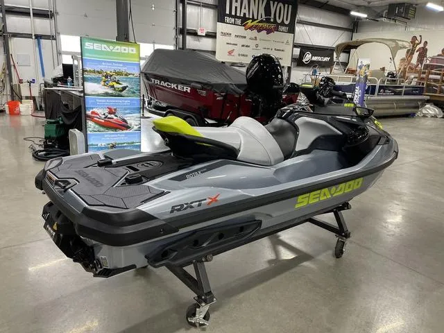 Slide: The Image of Sea-Doo RXT-X 2025 - 8