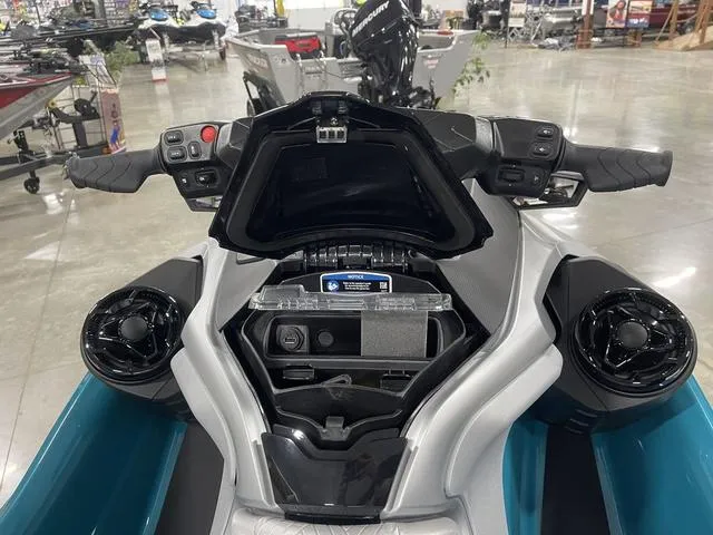 Slide: The Image of Sea-Doo GTX 2025 - 14