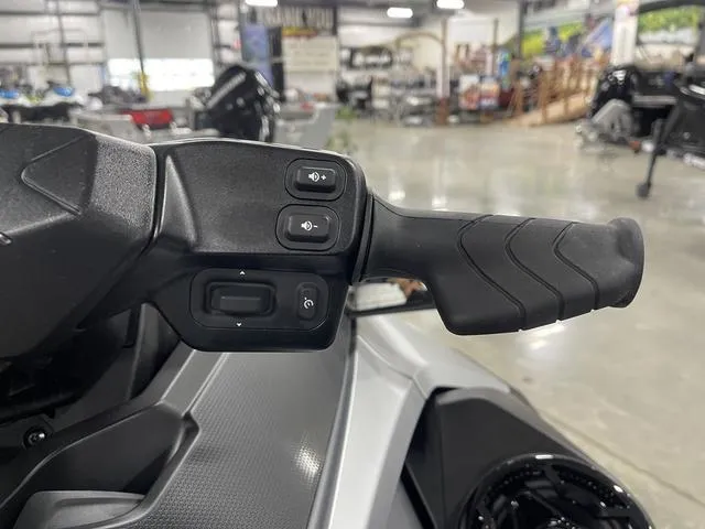 Slide: The Image of Sea-Doo GTX 2025 - 17