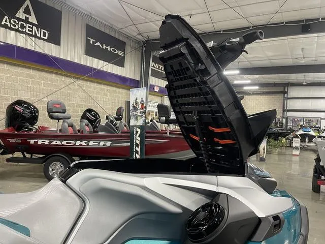 Slide: The Image of Sea-Doo GTX 2025 - 19