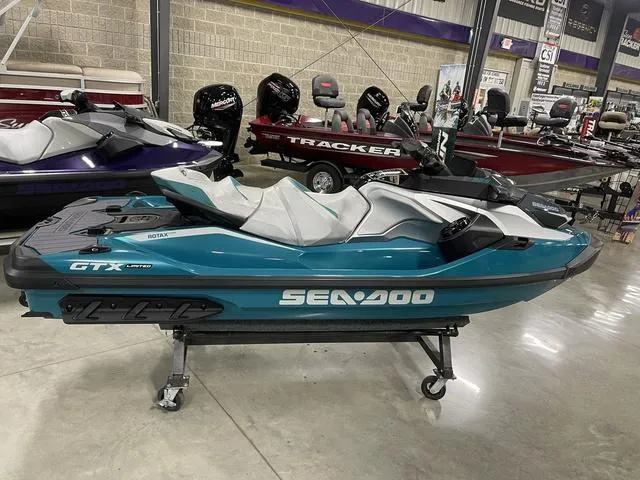Slide: The Image of Sea-Doo GTX 2025 - 9