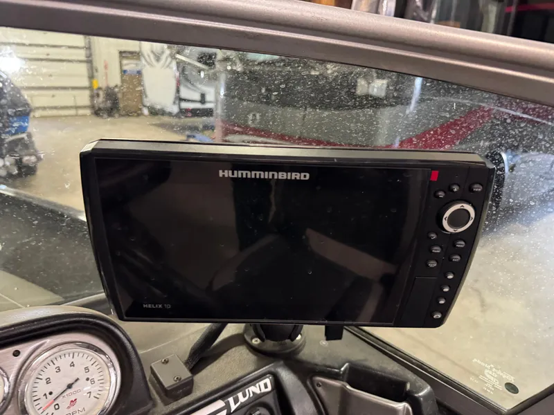 Slide: The Image of Fishfinder display on 2019 Lund 1675 Adventure Sport boat dashboard. - 14