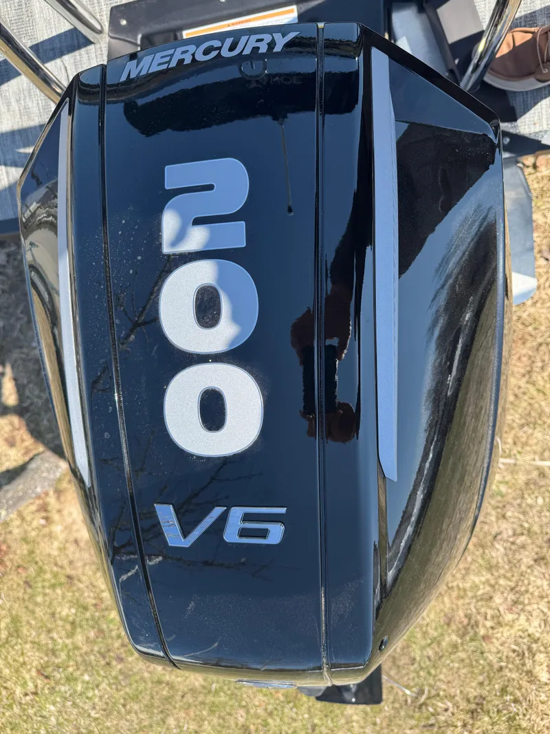 Slide: The Image of Mercury 200 V6 engine on 2025 Tahoe Pontoon LTZ Versatile Rear Bench Windshield. - 7