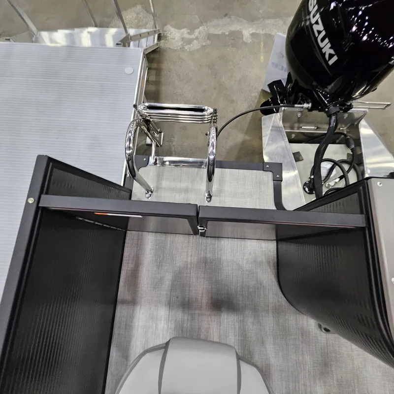 Slide: The Image of Pontoon boat deck with Suzuki motor, Qwest E 20XRE, 2025 model. - 25