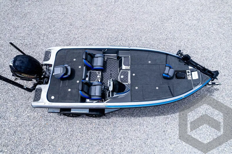 Slide: The Image of 2025 Caymas CX 20 PRO boat, top view, sleek design, spacious seating, modern features. - 33