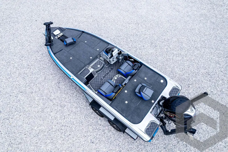 Slide: The Image of 2025 Caymas CX 20 PRO boat, aerial view, spacious deck, modern design. - 36