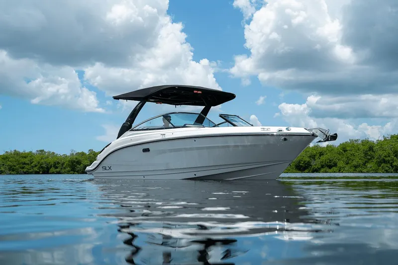 Slide: The Image of Sea Ray SLX 260 Outboard 2026 - 20