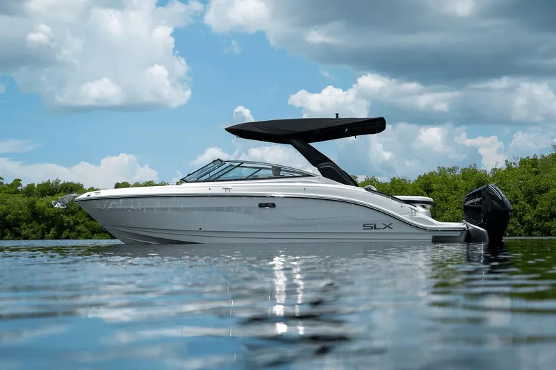 Slide: The Image of Sea Ray SLX 260 Outboard 2026 - 23