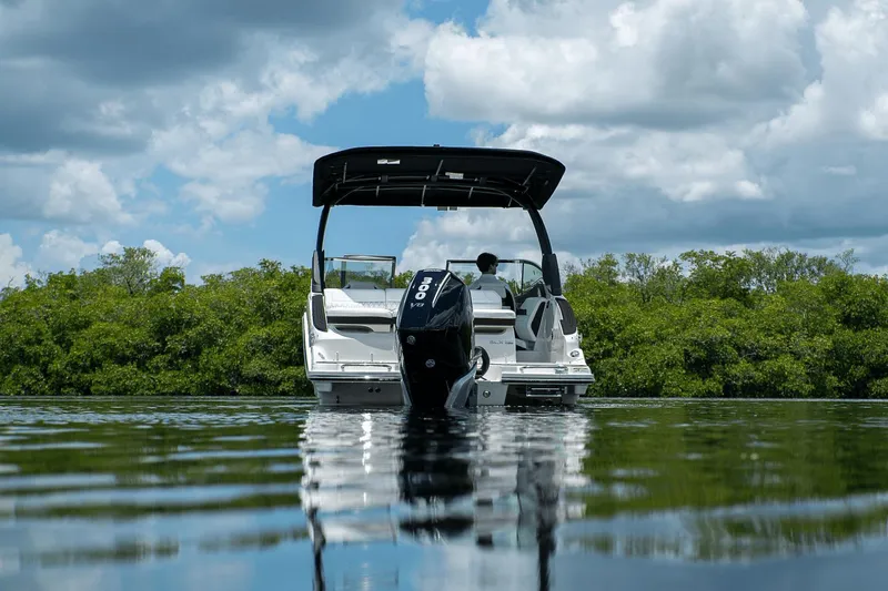 Slide: The Image of Sea Ray SLX 260 Outboard 2026 - 25