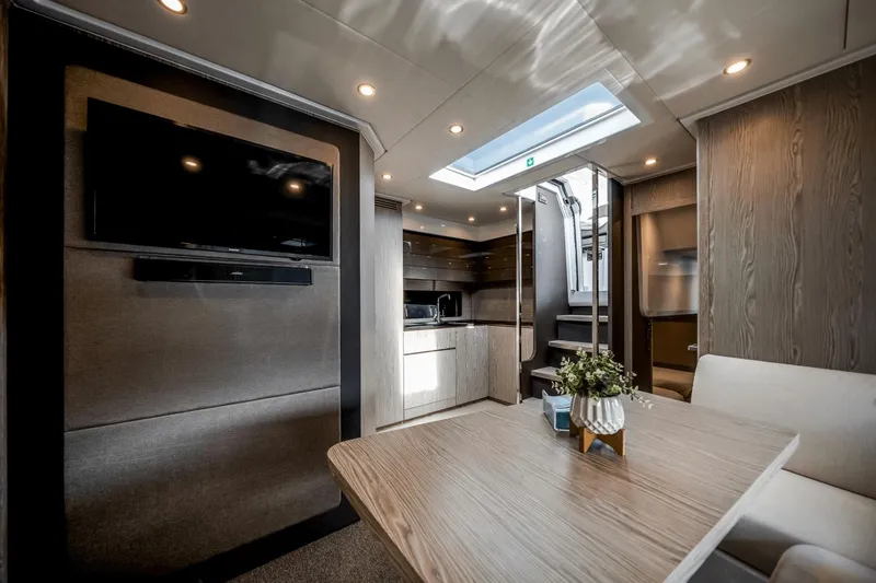 Slide: The Image of Azimut Atlantis 43 2019 - 20