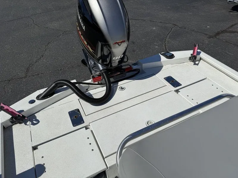 Slide: The Image of Avid 19 FS 2022 boat with Yamaha outboard motor, rear deck view. - 24