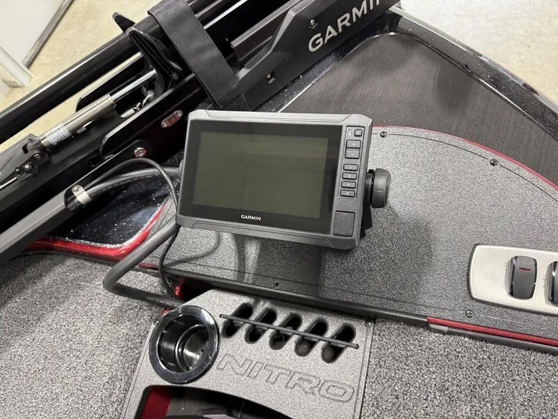 Slide: The Image of Garmin fishfinder on Nitro Z18 Pro 2025 boat dashboard, featuring sleek design and advanced technology. - 6