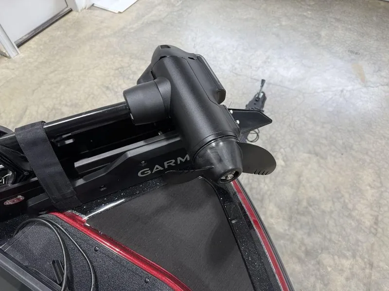 Slide: The Image of Trolling motor on a 2025 Nitro Z18 Pro boat, featuring Garmin technology. - 7