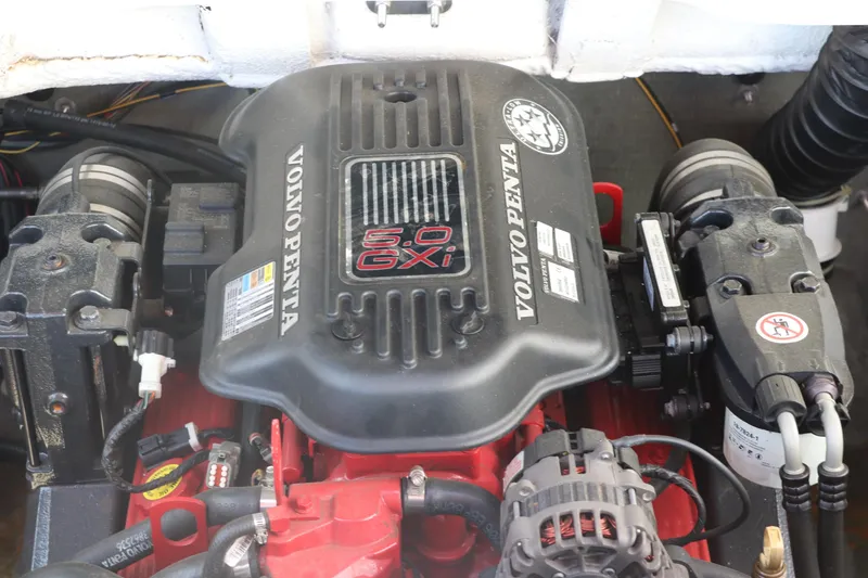 Slide: The Image of Volvo Penta engine in 2007 Glastron GT205 boat, showcasing 5.0 GXI model. - 25