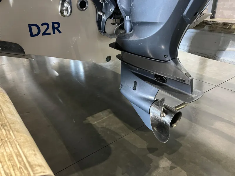 Slide: The Image of Grady-White Fisherman 236 2023 - 6