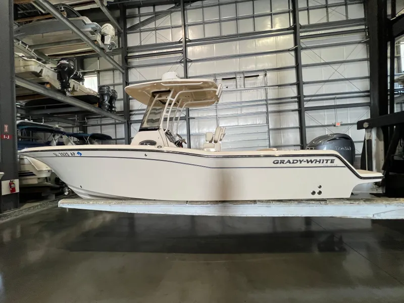 Slide: The Image of Grady-White Fisherman 236 2023 - 8