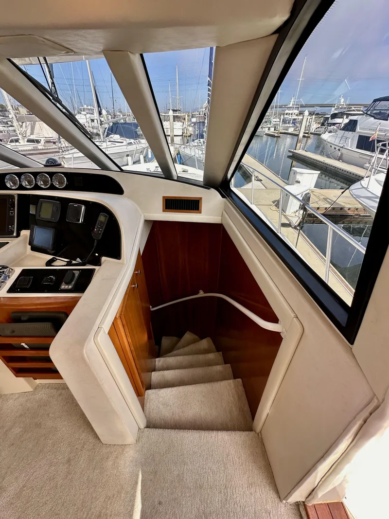 Slide: The Image of Meridian 580 Pilothouse 2004 - 102
