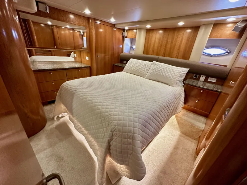 Slide: The Image of Meridian 580 Pilothouse 2004 - 109