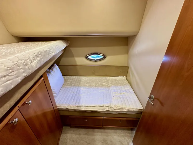 Slide: The Image of Meridian 580 Pilothouse 2004 - 120