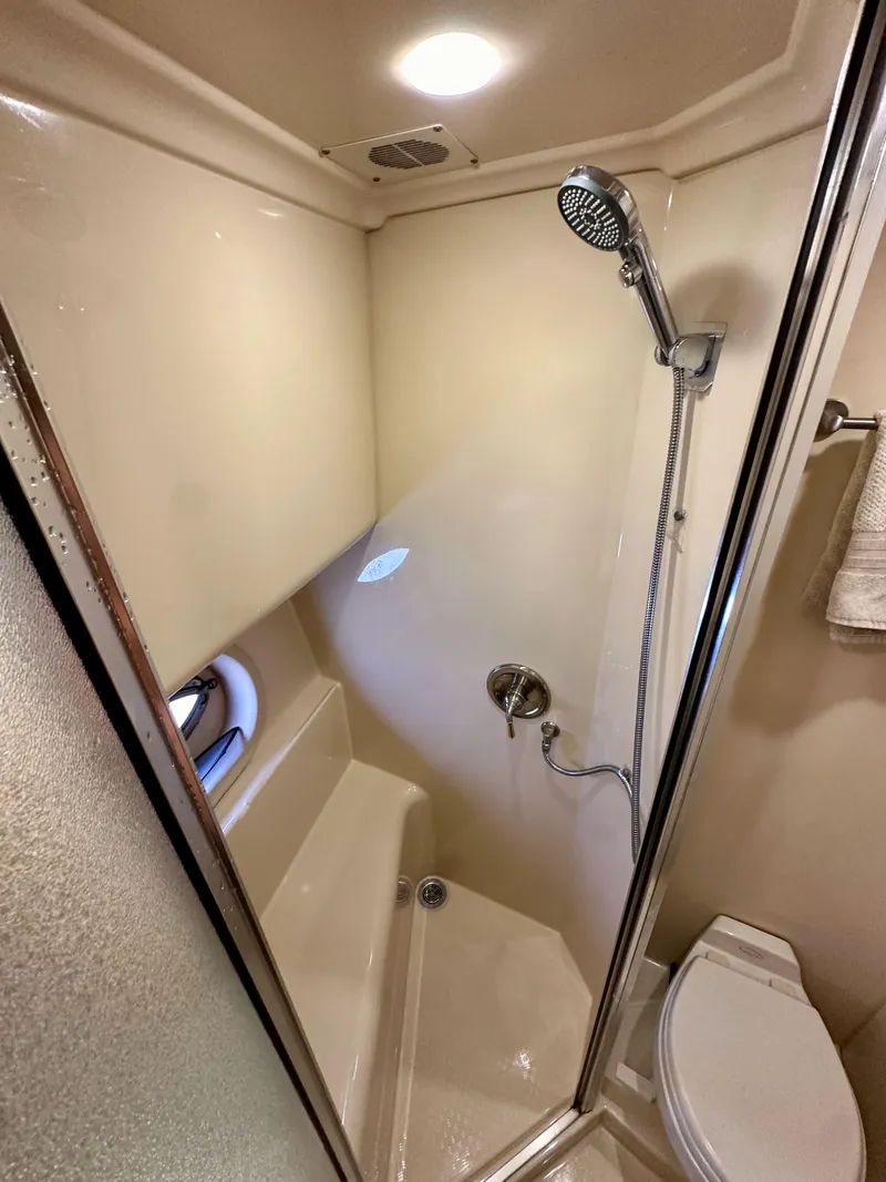 Slide: The Image of Meridian 580 Pilothouse 2004 - 134