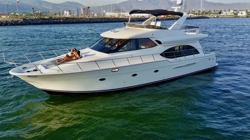 Slide: The Image of Meridian 580 Pilothouse 2004 - 144