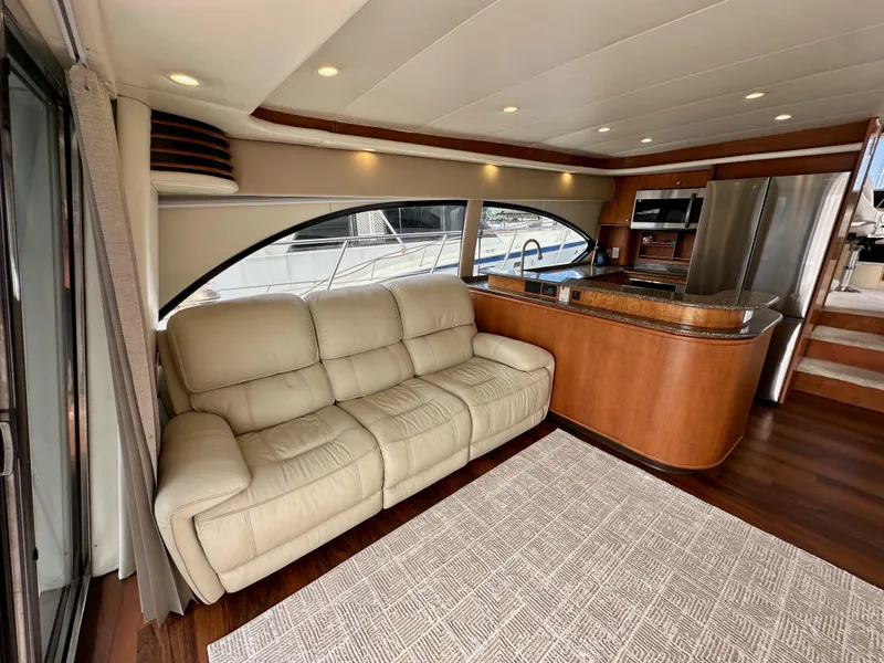 Slide: The Image of Meridian 580 Pilothouse 2004 - 52