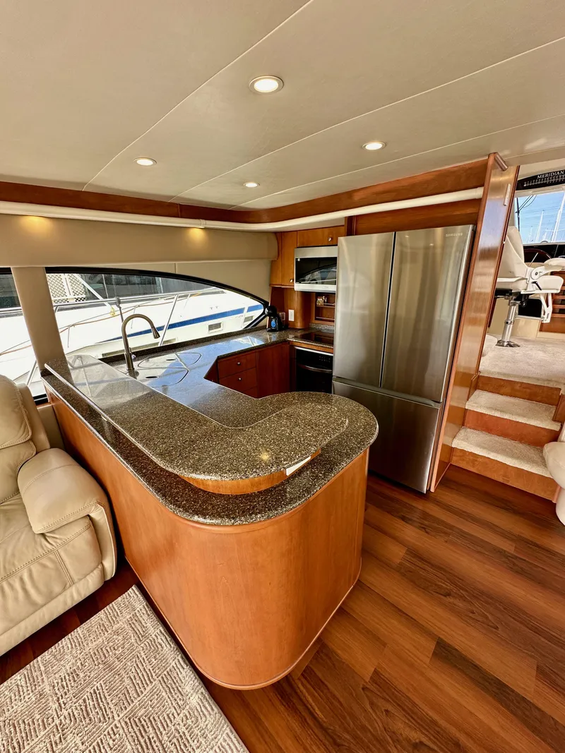 Slide: The Image of Meridian 580 Pilothouse 2004 - 55