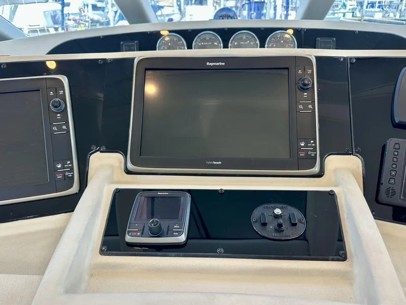 Slide: The Image of Meridian 580 Pilothouse 2004 - 69