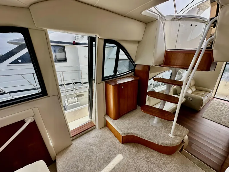 Slide: The Image of Meridian 580 Pilothouse 2004 - 73