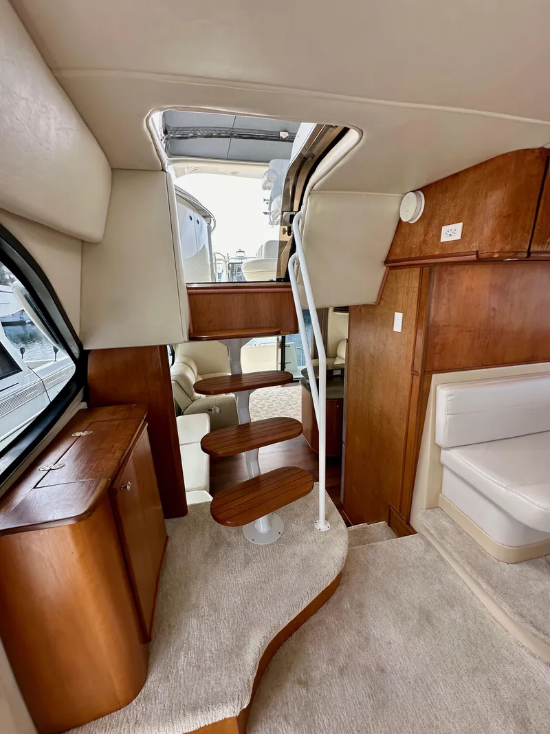 Slide: The Image of Meridian 580 Pilothouse 2004 - 81